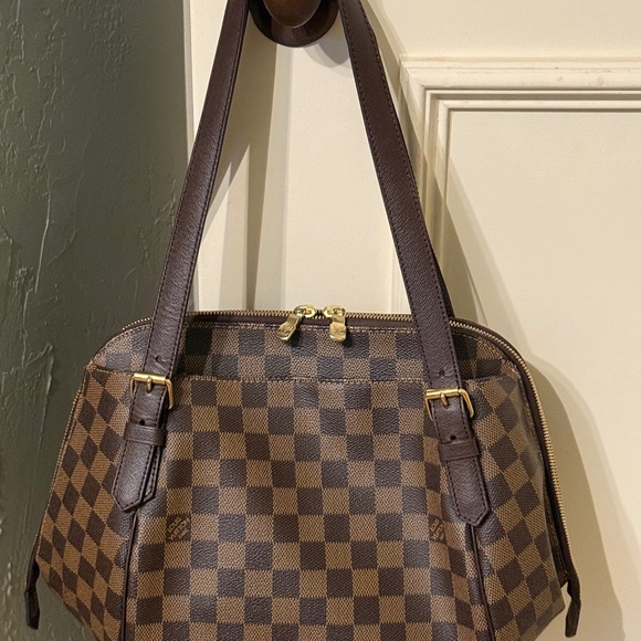 Authentic LV handbag - Picture 1 of 5